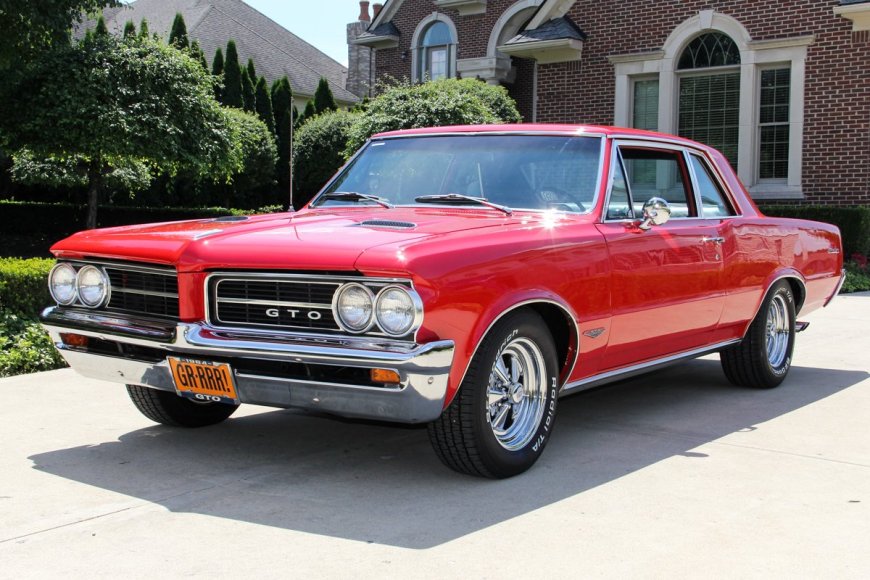 Pontiac GTO 1964: O Nascimento de uma Lenda Automobilística