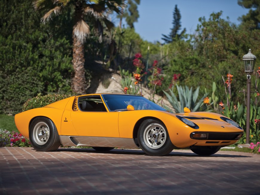 Lamborghini Miura 1966: O Nascimento de uma Lenda Automobilística